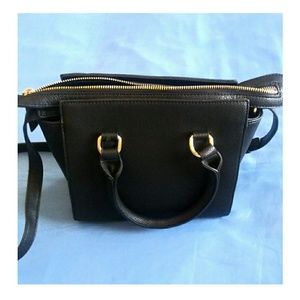 Black Sling/Crossbody Bag